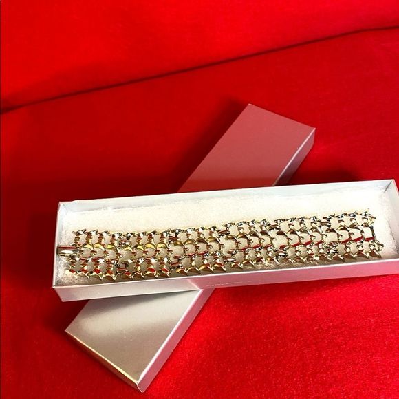 Curo Jewelry - Gift Ready Vintage “Curo” Bracelet